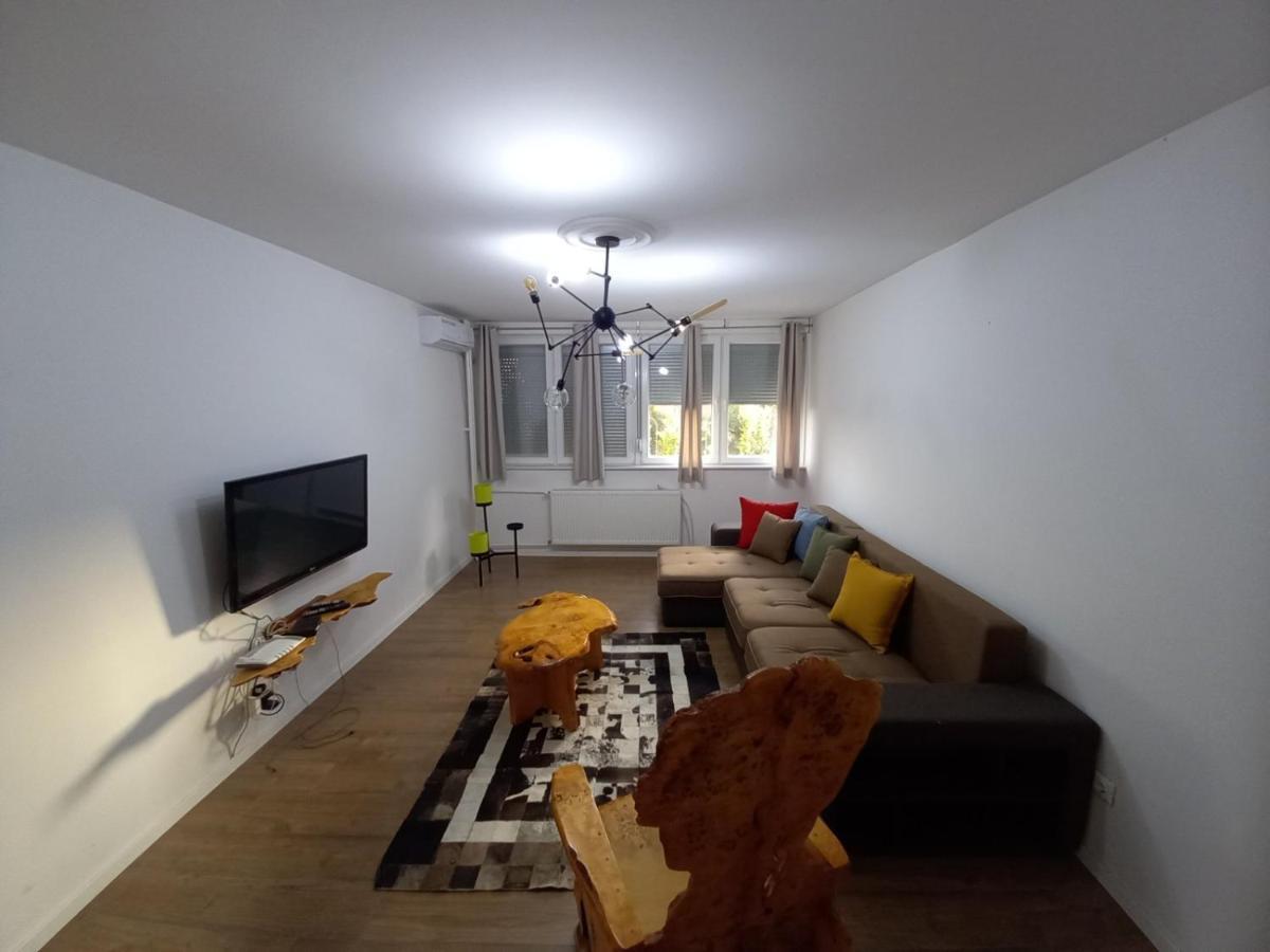 Aaa Apartment Pristina Kültér fotó